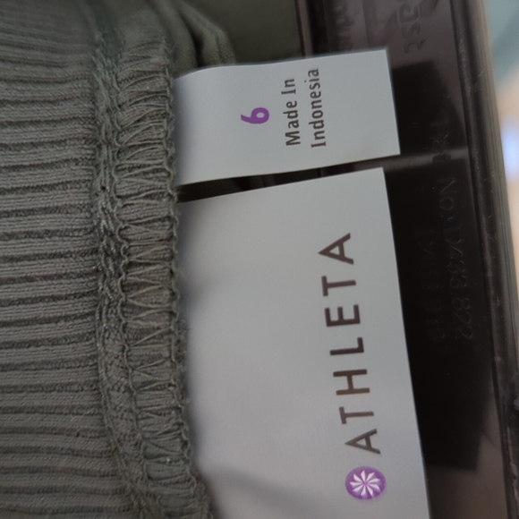 Athleta Shorts - Picture 4 of 4